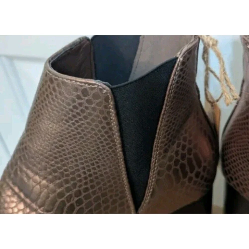 New Seven 7 Madison Python Boots Copper Tone Point Toe Chrome Accent Size 9.5